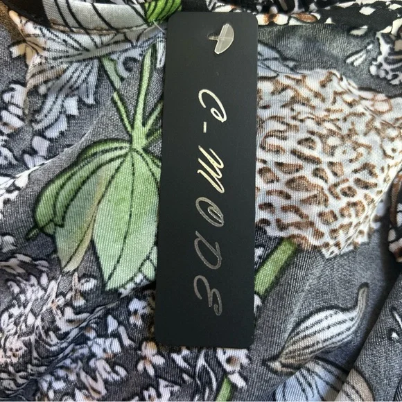 C-Mode Women’s NWT Short Sleeve Floral Pants Romper Jumpsuit Size L/XL - Picture 3 of 9